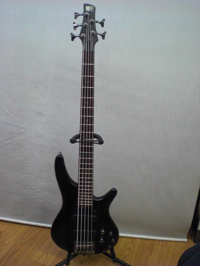 Ibanez 五弦エレキベース(SR505)