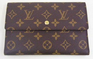 LOUIS VUITTON ポシェットパスポール M60135