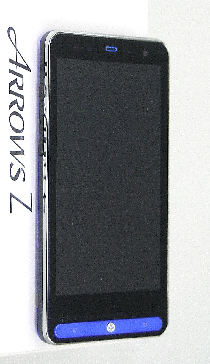 au　スマートフォン　ARROWS Z ISW11F