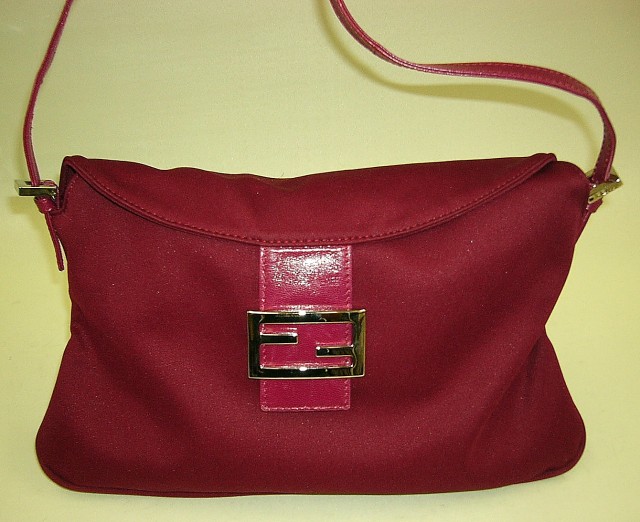 FENDI　ショルダーバッグ