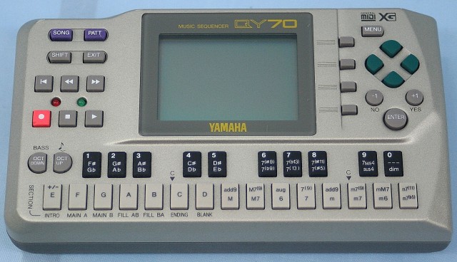 YAMAHA　シーケンサー　QY70