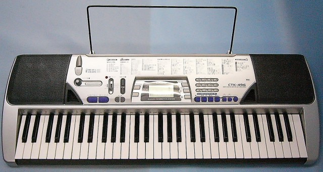 CASIO　キーボード　CTK-496