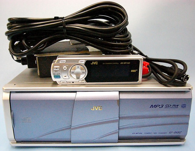 JVC　カーCDチェンジャー　CH-MP100RF