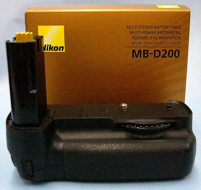 Nikon　バッテリーパック　MB-D200