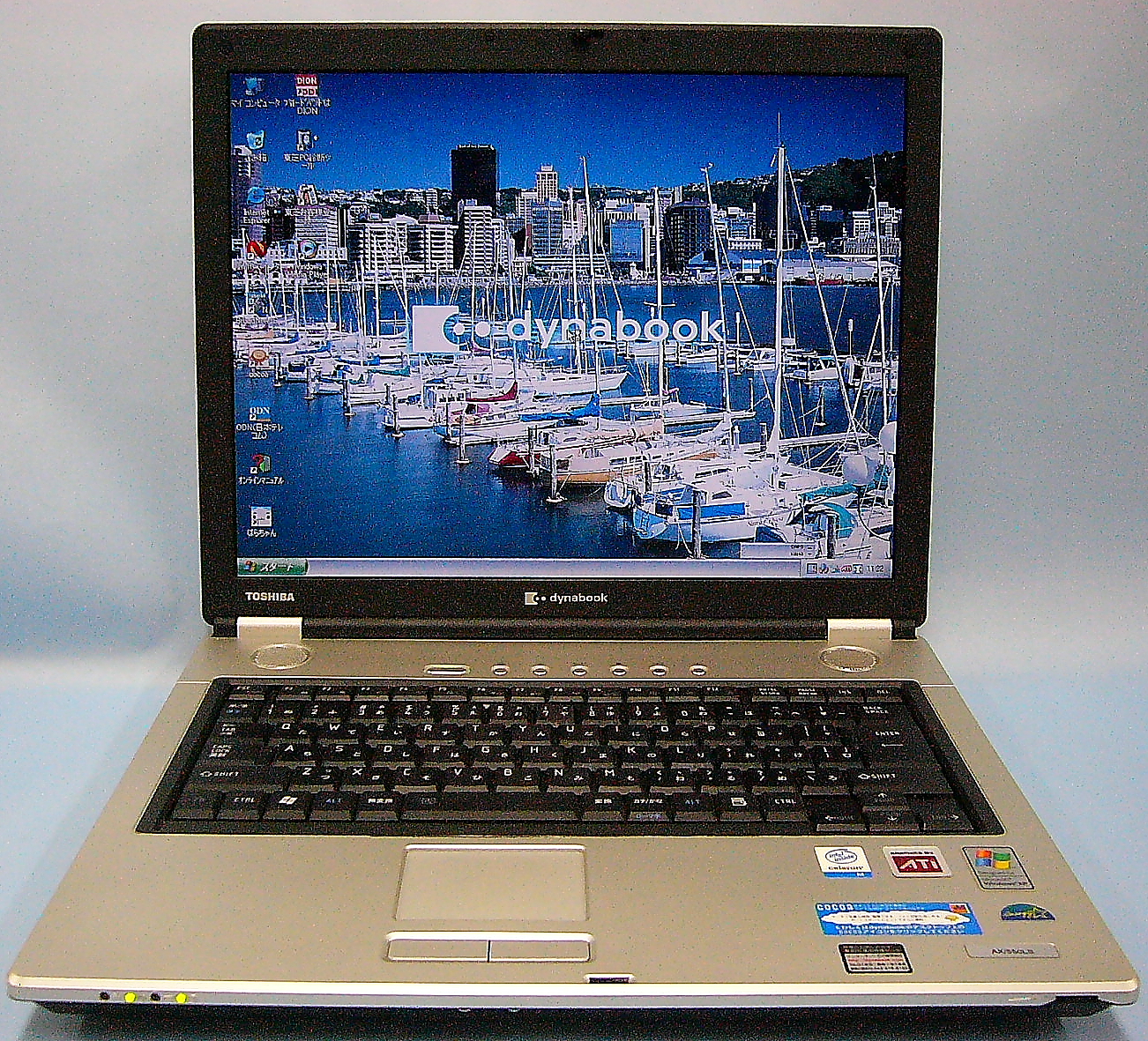 東芝　ノートパソコン　dynabook AX/550LS