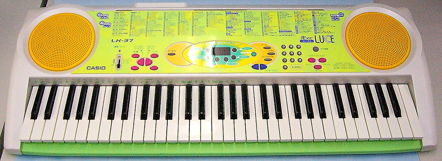 CASIO　キーボード　LK-37