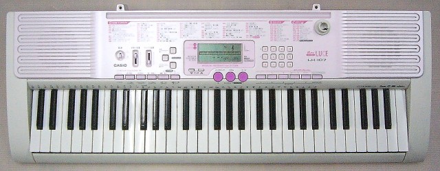 CASIO　キーボード　LK-107