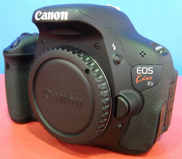 Canon　デジタル一眼カメラ　EOS Kiss X5