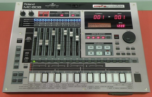 Roland　GROOVE BOX　MC-808