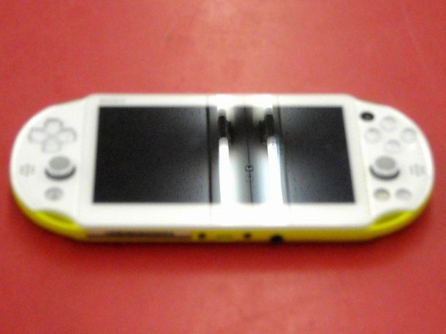 SONY PS Vita PCH-2000｜ ハードオフ西尾店