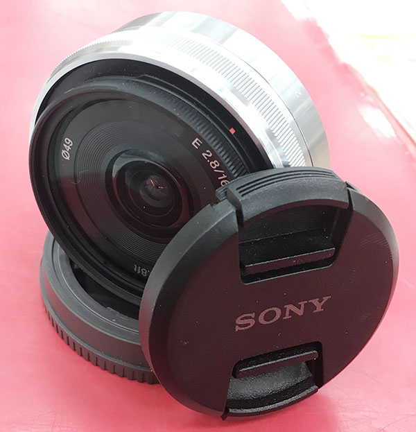 SONY 単焦点レンズ E 16mm F2.8 ソニー Eマウント用 SEL16F28入荷しました｜ ハードオフ三河安城店