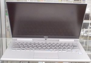 ASUS Windowsタブレット T303UA-6200GY｜ ハードオフ西尾店