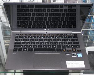 FUJITSU 一体型デスクトップパソコン FH56/SD｜ ハードオフ西尾店